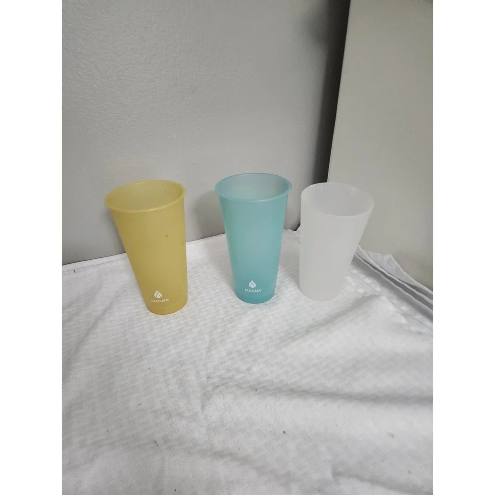 Manna Color Changing Reusable Plastic Tumblers Set of 3 Yellow Teal White